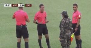 Insólito: interrumpen un partido de fútbol por jugadores positivos por COVID-19