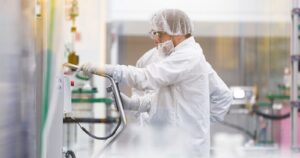 Laboratorio Moderna anuncia fecha para última etapa de ensayos en su vacuna contra el COVID-19