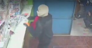 VIDEO - Detienen a sujetos que protagonizaron violento robo en supermercado de Chillán