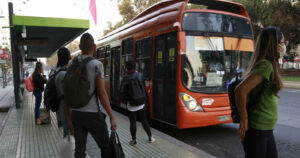 IPC de junio anotó variación negativa: bajó el transporte, el pan y limones