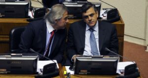 Iván Moreira critica llamado de Longueira a votar por el Apruebo: 