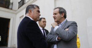 Allamand y Desbordes trasladan debate por el Rechazo y el Apruebo al gabinete