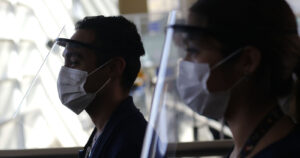 Estudiantes Técnico-Profesionales fabricaron impresoras 3D y hoy confeccionan protectores faciales