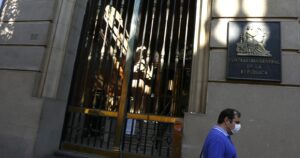 Gastos improcedentes y dineros mal rendidos: el informe de Contraloría que objetó US$1.350 millones