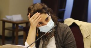 Ministra Zaldívar corrige frase de televisores plasmas: 