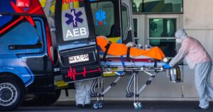 Informe de DEIS reporta más de 14 mil fallecidos entre confirmados y sospechosos por COVID-19