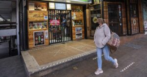 Alcalde de Linares decreta “ley seca” para enfrentar cuarentena y genera críticas de locatarios