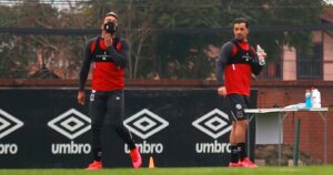 Umbro niega supuesto acercamiento con Blanco y Negro por la camiseta de Colo Colo