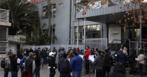 Largas filas en oficinas del Registro Civil para solicitar Clave Única