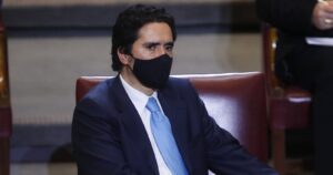 Ministro Briones critica impuesto a los súper ricos: 