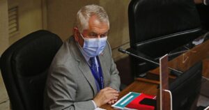 La defensa de Paris al ex ministro Mañalich: 