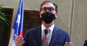 Ministro Figueroa afirma que universidades no correrían 