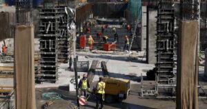 PIB cae 14,1% durante el segundo trimestre y supera registro histórico de 1982