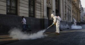 Municipalidad de Santiago sanitizó el Casco Histórico a horas de la transición