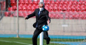VIDEO–Piñera se ubicó en el arco del Nacional y recibió penales en el retorno del fútbol