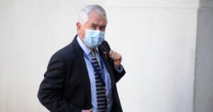 Paris y renuncia de seremi de Magallanes: 