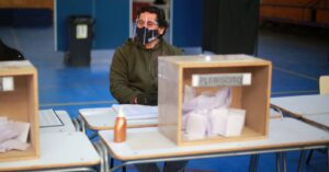 Miedo al COVID-19 y alta disposición a ejercer el voto marcan expectativas del plebiscito