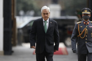 Piñera golpea la mesa por paro camionero: 