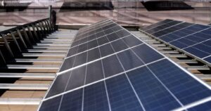 Ministerio de Economía impulsa medidas para acelerar proyectos de energías renovables en el país