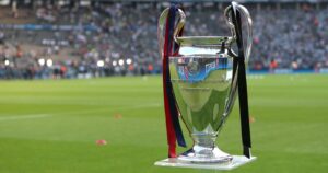 UEFA cancela partido de la Champions League por casos de COVID-19