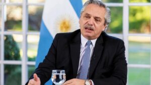 Alberto Fernández congela precios del internet, cable y telefonía en Argentina