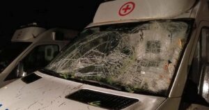 Corte de ruta en Galvarino terminó con el conductor de una ambulancia lesionado