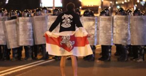 Escándalo en elecciones en Bielorrusia: Lukashenko es reelegido en medio protestas que dejaron más de 3 mil detenidos