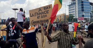 Golpe de Estado en Mali: militares rebeldes detienen al presidente y al primer ministro  