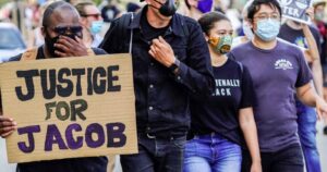 Jacob Blake: el afroamericano que quedó inválido tras ser baleado por la espalda por la policía de EE.UU.