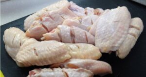 China detecta rastros de coronavirus en pollos importado de Brasil
