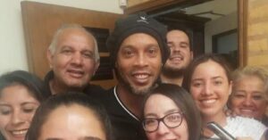 Ronaldinho viajará a Río de Janeiro en avión privado tras ser liberado en Paraguay