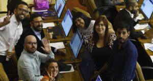 Oposición no llega a acuerdo para primarias y acusan abandono del Frente Amplio de las negociaciones