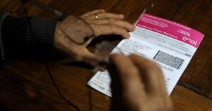 Morosos caen en Chile tras retiro del 10% y ley de deudas en Educación