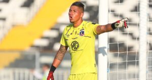 Hinchas albos apuntaron todas sus miradas a Brayan Cortés tras caída en Brasil