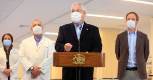 Defensas de Piñera y Mañalich piden remover a fiscal que investiga muertes en pandemia