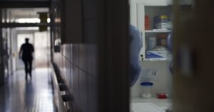 Encargado de trazabilidad de Cesfam de Curanilahue renunció tras ser sorprendido en una fiesta