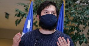 Boric pide permiso especial para garantizar el derecho a voto en el plebiscito