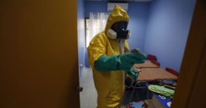 Experto italiano aseguró que el mundo sigue en la primera ola del coronavirus