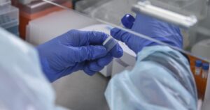 Minsal reportó 2.222 casos nuevos de coronavirus, la cifra más alta desde fines de julio