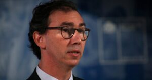 Ministro Figueroa reitera que la Prueba de Transición se enfocará en materias hasta tercero medio