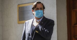 Levantar estado de emergencia y cuarentenas: las alternativas del Gobierno para que voten personas no contagiadas