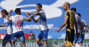 U. Católica goleó a Coquimbo y vuelve a la cima del Campeonato Nacional
