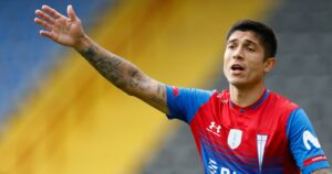 El insólito problema que casi deja a Valber Huerta fuera del viaje de la UC a Brasil