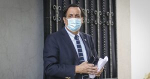 Gobierno respalda a siete generales investigados por Contraloría: 