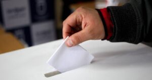 Dos de cada tres alcaldes votaría por el Apruebo