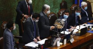 Oposición queda con la mayoría en comisión que revisará la acusación constitucional contra Mañalich