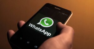 Cadem: 1 de cada 10 chilenos usa WhatsApp como medio de información