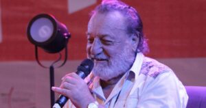 Patricio Manns y su esposa están internados en Viña del Mar