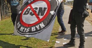 Hinchas de Colo Colo nuevamente llegaron al Monumental para protestar contra Blanco y Negro