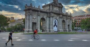 OMS pidió a los países analizar con cuidado la reducción de los días de cuarentena